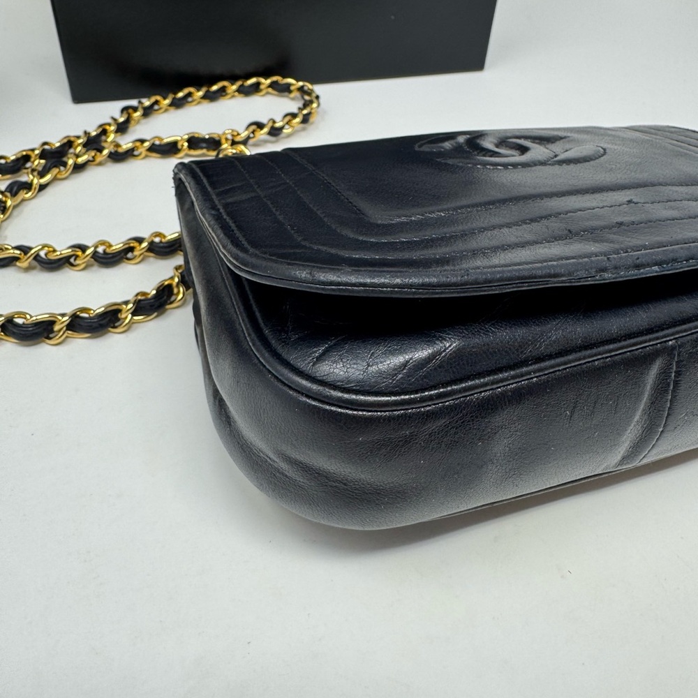 Chanel Timeless CC Lambskin 24k gold-plated Chain Bag - Picture 5 of 8